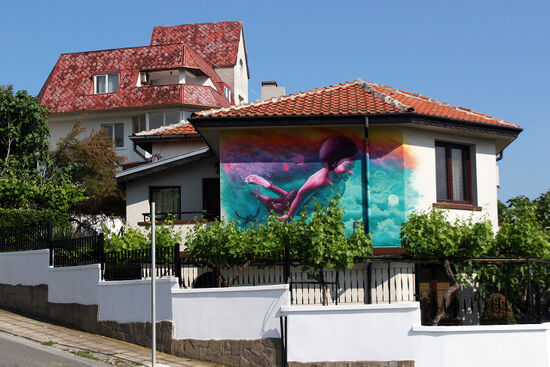 A colourful mural on a house in Ahtopol, on Bulgaria’s Black Sea coast (photo © Laurence Mitchell).